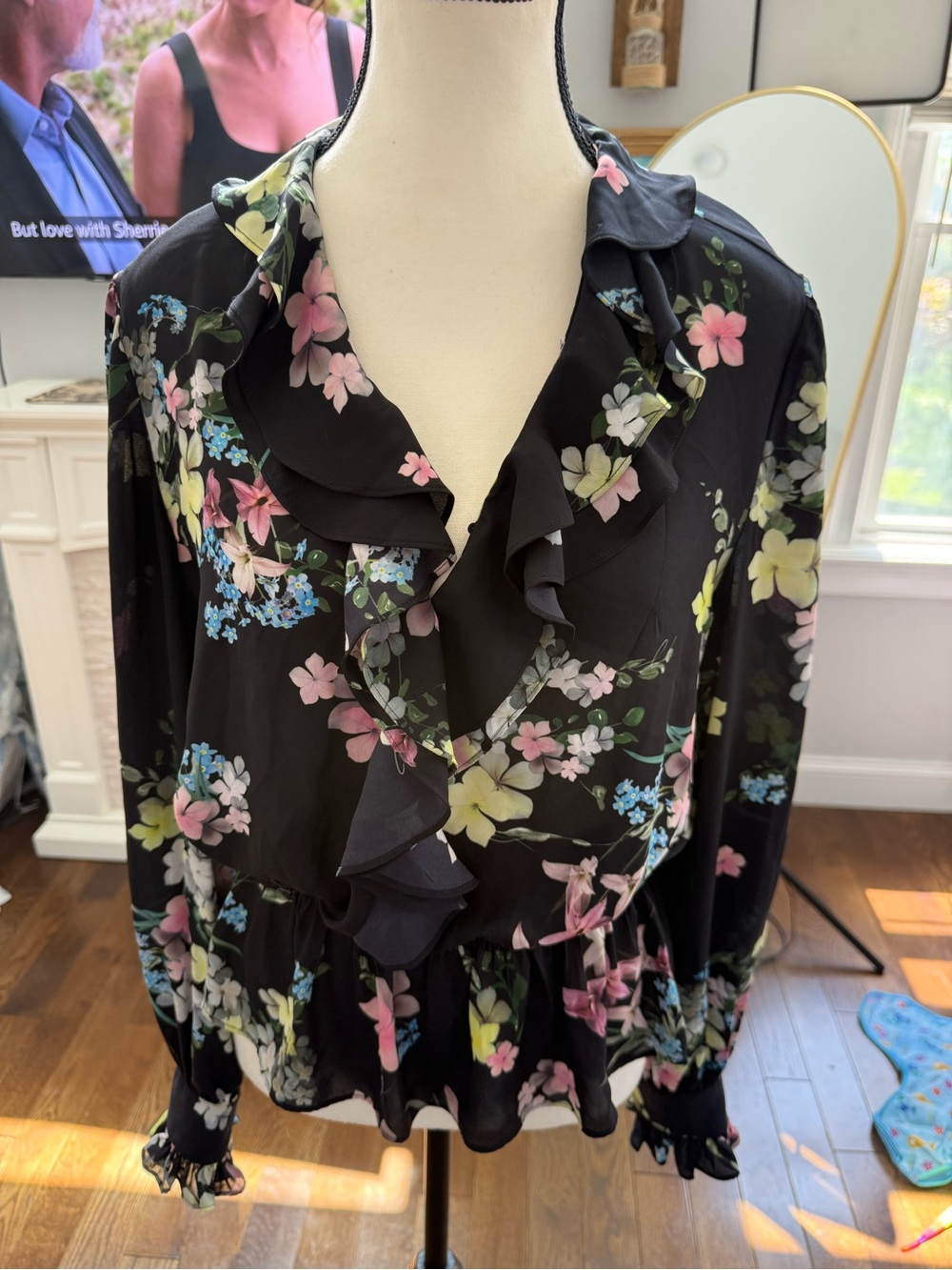 Ted Baker Black Floral Ruffle V-Neck Peplum Blouse w Semi Sheer Sleeves Size 8